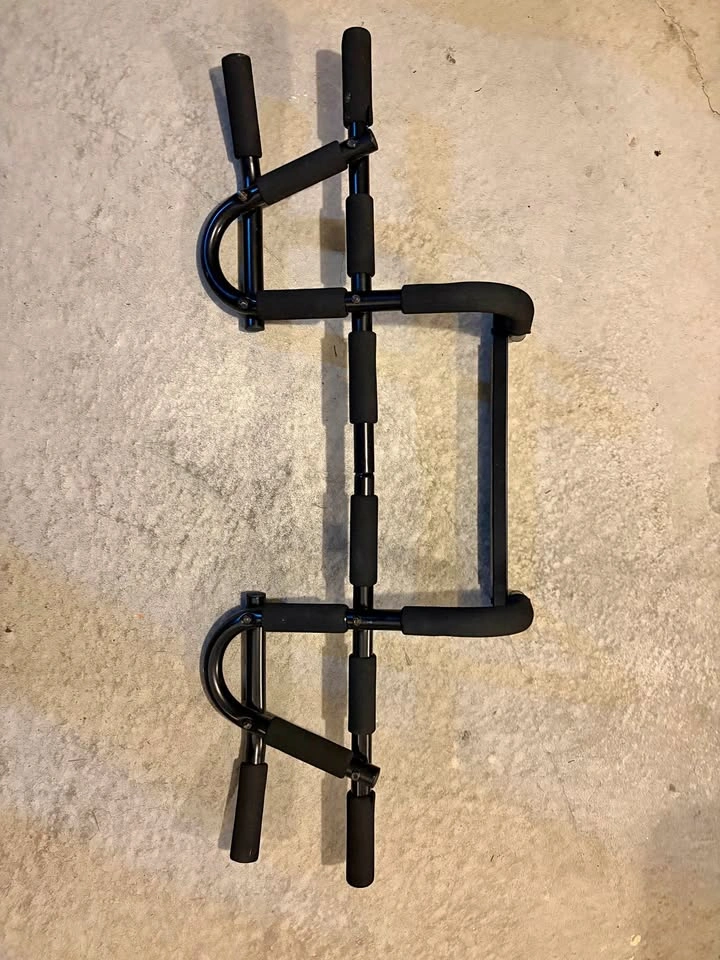 Doorframe Pullup Bar