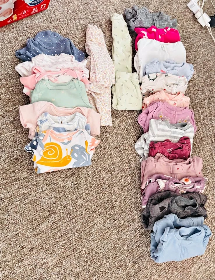 Big bundle of baby girl clothes (Carter's & more)