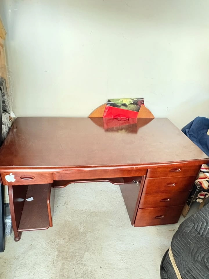 Solid wood desk with drawers and keyboard tray - photo 2