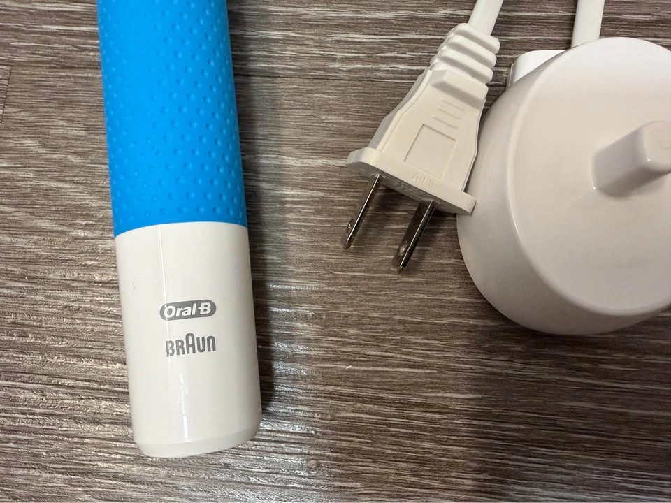 Oral-B Kids Rechargeable Electric Toothbrush - photo 3