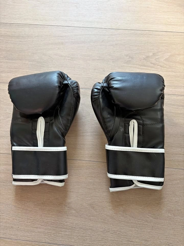 Kickboxing Gloves, Shin+Groin Guard for Sale
