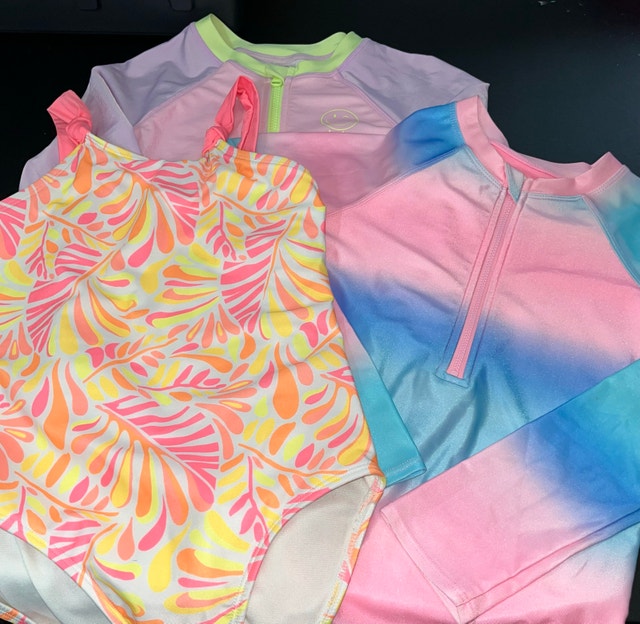 3x Girls Swimsuits Size 10-12 - photo 2