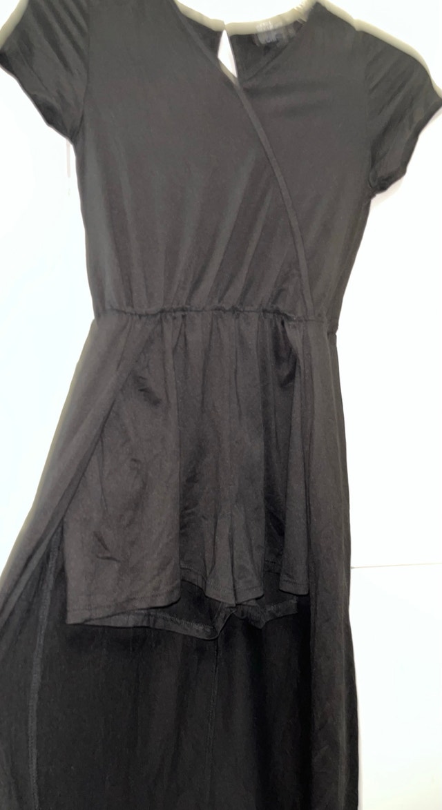 Girls black flowy romper size 10
