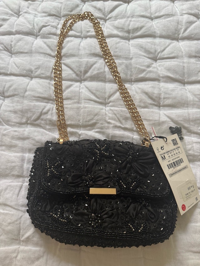 Black beaded floral purse with gold chain