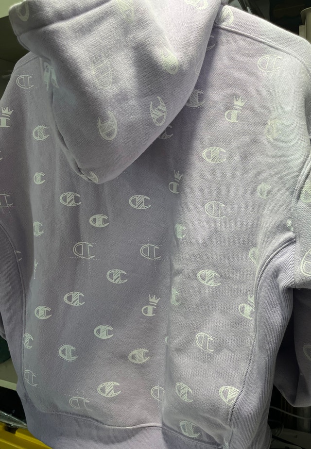 Champion Printed Thick Light Purple Hoodie - Medium - photo 4