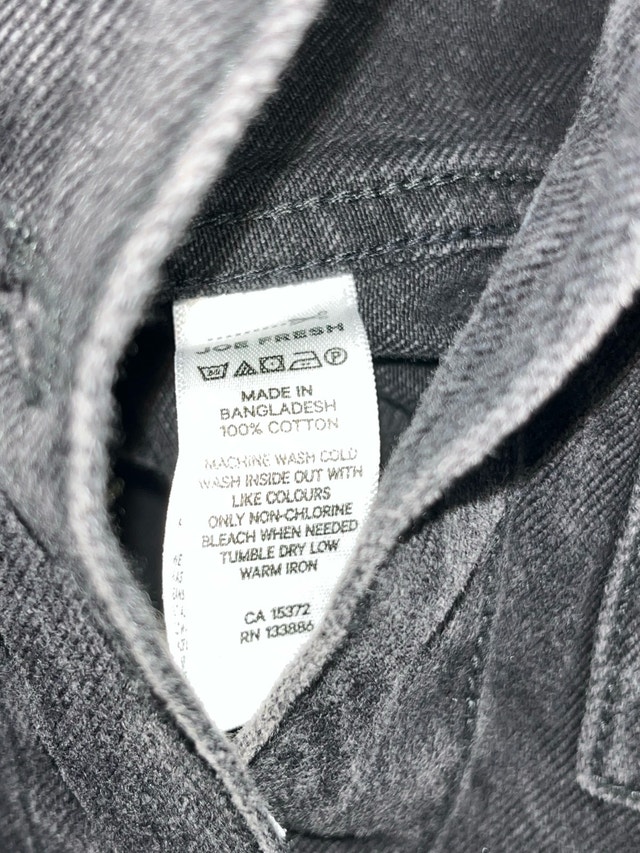 Waist length black jean jacket size large - photo 4