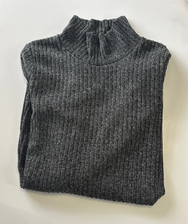 Wilfred Charcoal Ribbed Turtleneck Sweater
