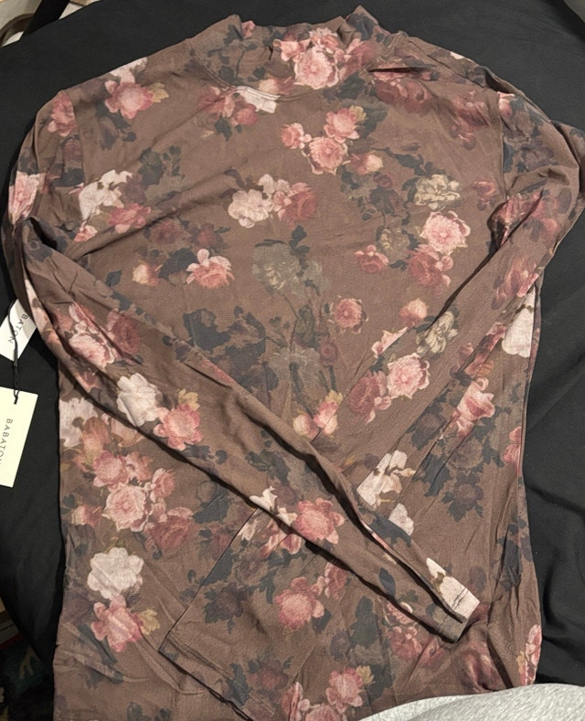 Babaton Exhibit T-Shirt - Floral Print - Size Large