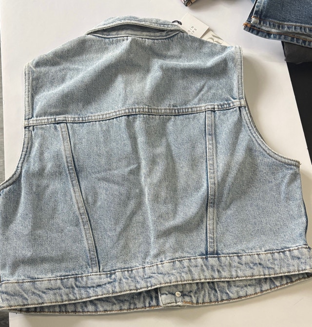 Zara Jean Vest - New w/ Tags - Size Large - photo 2