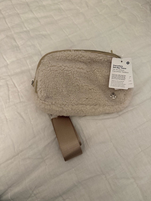Lulu Lemon Everywhere Belt Bag Fleece - Cream