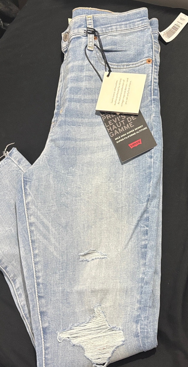 Levi's Aritzia Sculptfit Jeans Size 29
