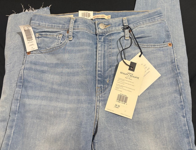 Levi's Aritzia Sculptfit Jeans Size 29 - photo 2