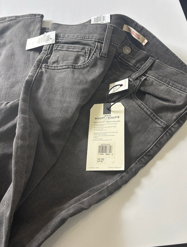 Levi's Sculpt Jeans - Size 30