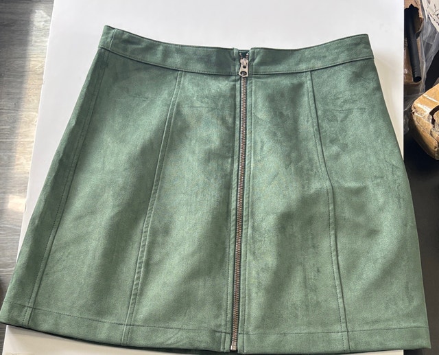 Wilfred Free Green Suede Skirt - Size Small