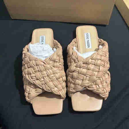 Steve Madden Marina Nude Sandals Size 8.5 - photo 2