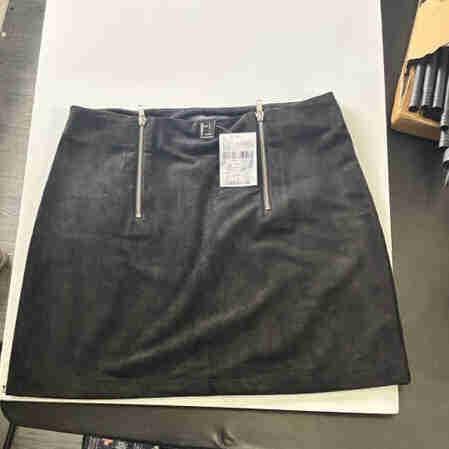 Forever 21 Black Skirt - Size Large - photo 2
