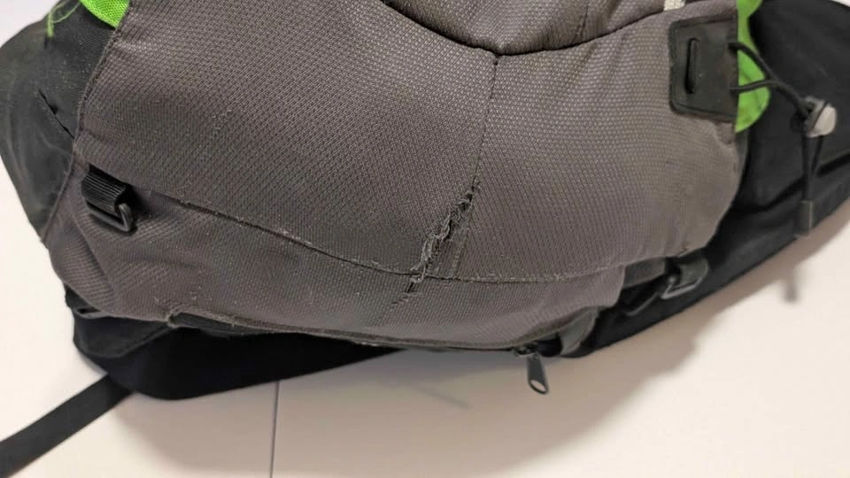 40L Decathlon Quechua Hiking Backpack - photo 4