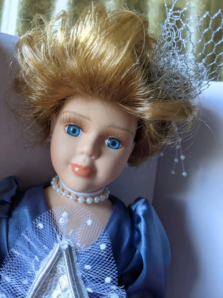 Limited edition Sears millennium doll - photo 4