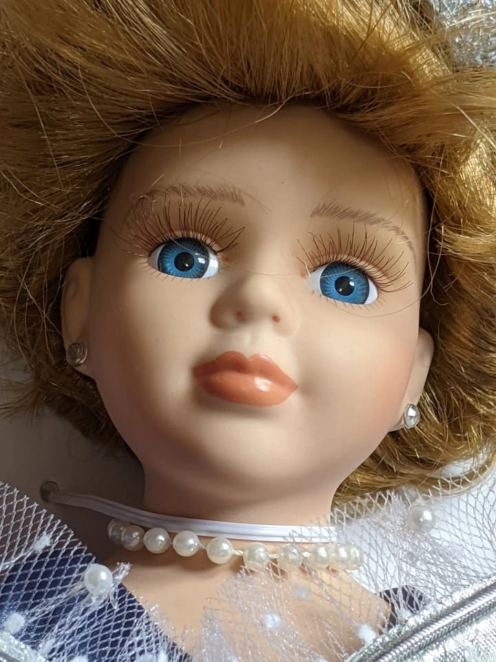 Limited edition Sears millennium doll - photo 5