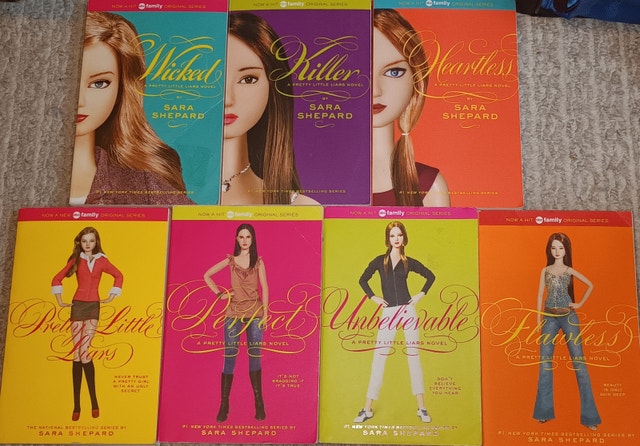 7 Pretty Little Liars Books - Flawless, Perfect, Unbelievable, + - photo 2