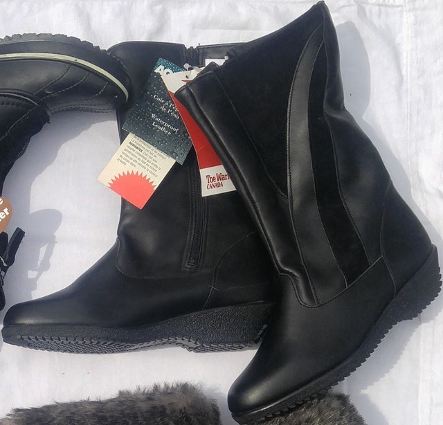 Girls' Size 5 = Women's Size 7 Black Winter Boots - NEW with tag
