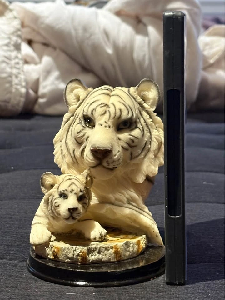 White Tiger Statue - photo 2