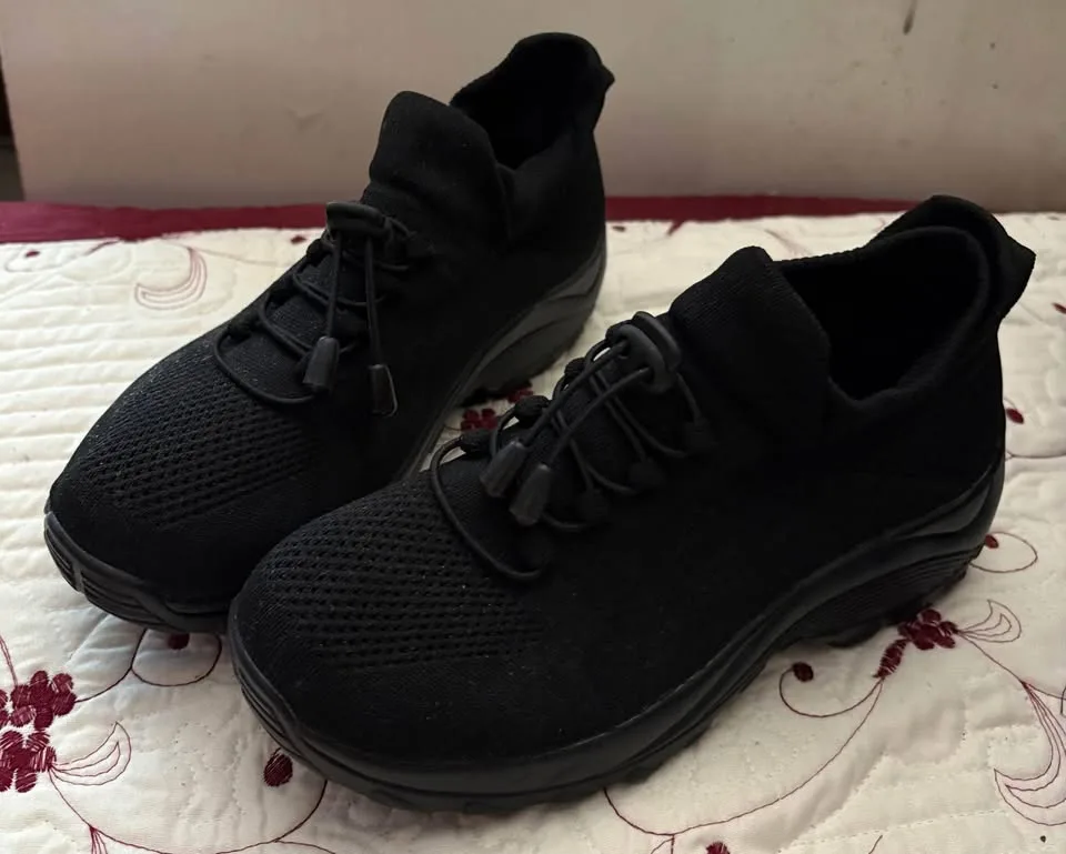 Black air breathing material shoes size 38.5 image indicator(2)
