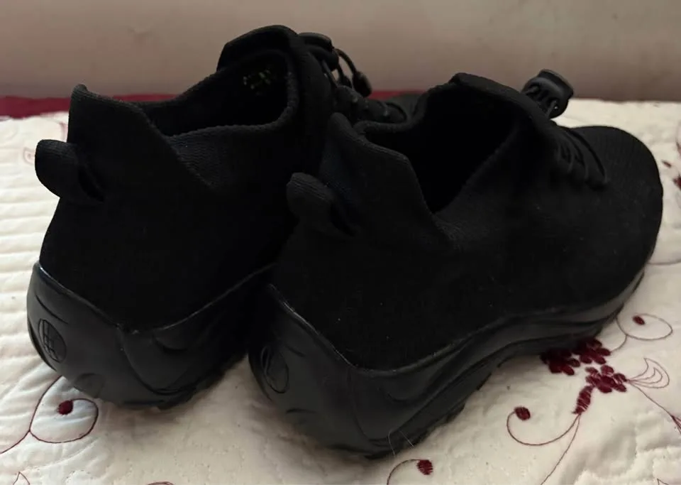 Black air breathing material shoes size 38.5 image indicator(3)