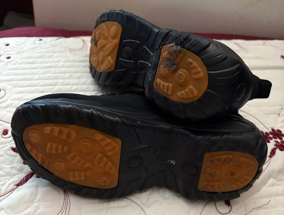 Black air breathing material shoes size 38.5 image indicator(5)