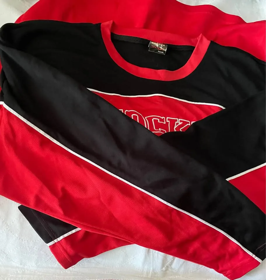 Team Canada Hockey Jersey Size XL Vintage Officially Licensed image indicator(5)