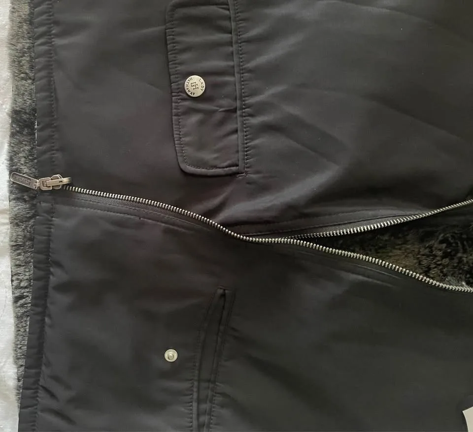 Lady Hathaway Windbreaker Vest - Used Once image indicator(4)