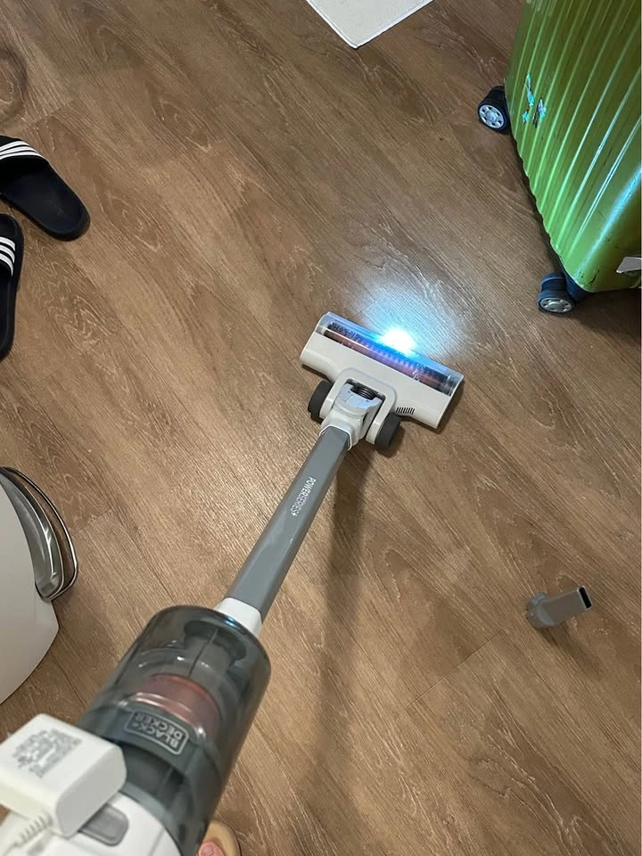 BLACK+DECKER POWERSERIES+ 20V MAX Cordless Stick Vacuum - photo 2