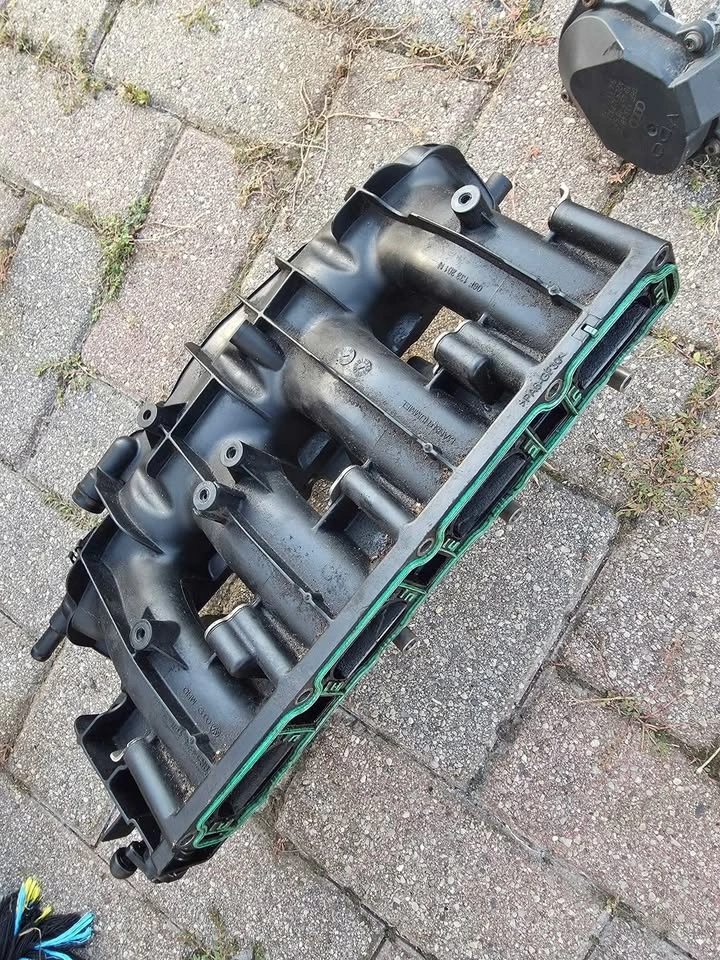 VW 2.0T FSI Manifold Parts - photo 2