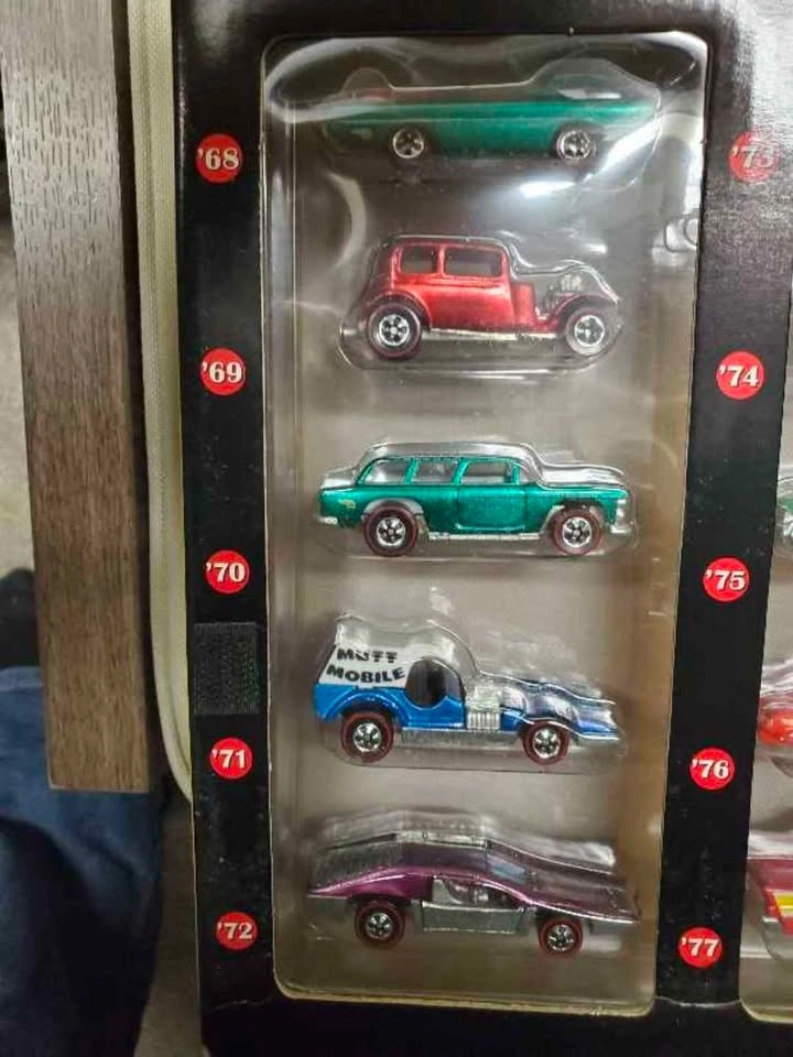 Hot Wheels 30th Anniversary Collectors Choice Set - 30 Cars - photo 3