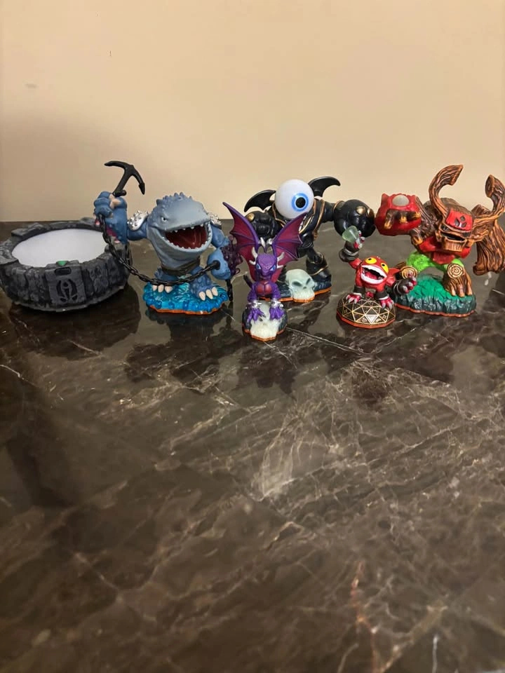 3DS Games + Skylanders Figures and Portal - photo 3