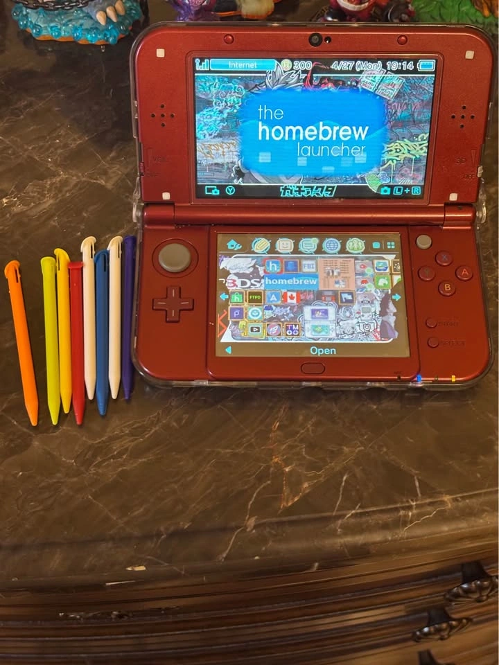 Modded New 3DS XL with Custom Shell and Case - photo 2