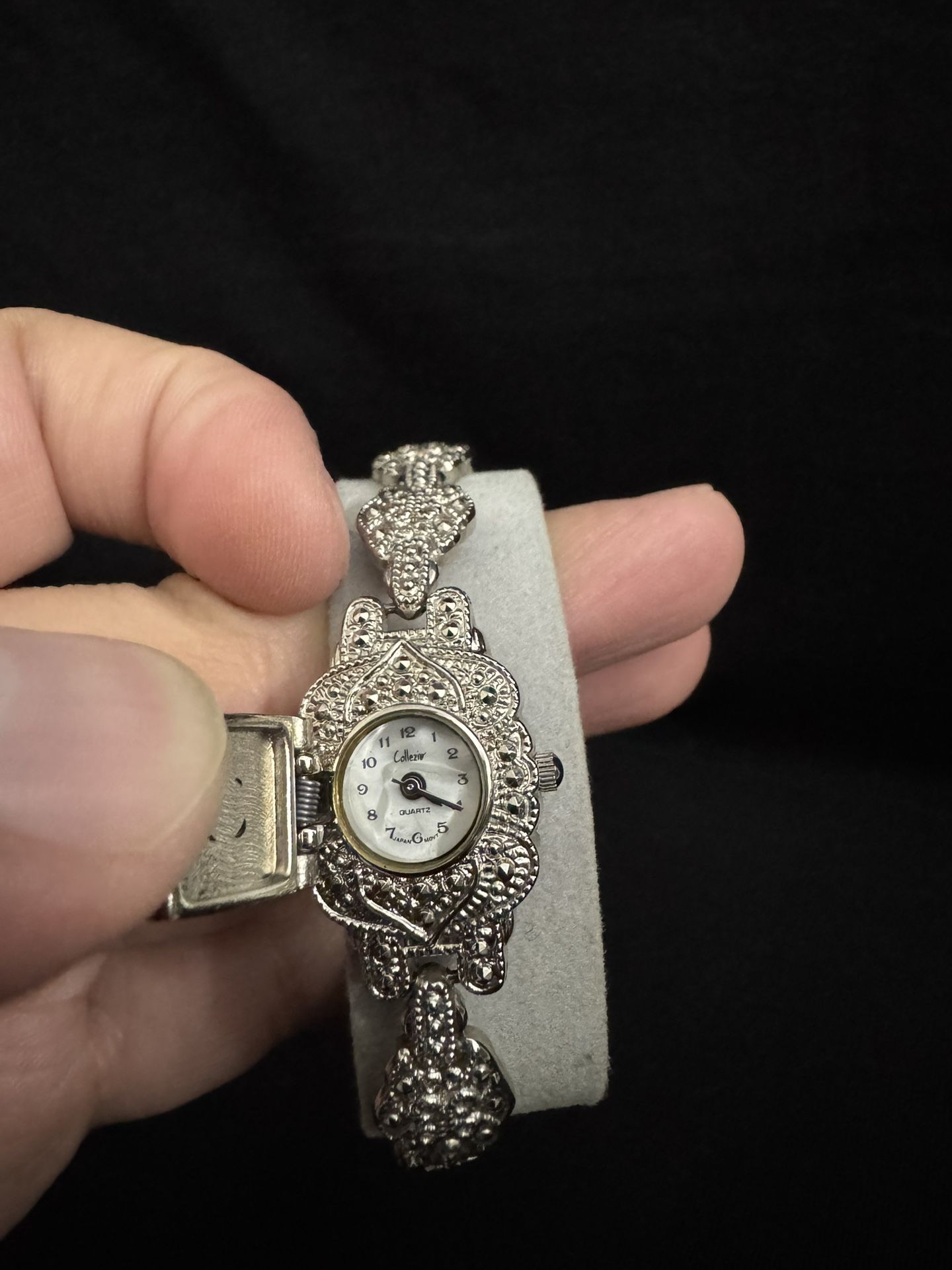 Vintage Quartz Dress Watch – Classic Roman Numeral Dial – Runnin - photo 2