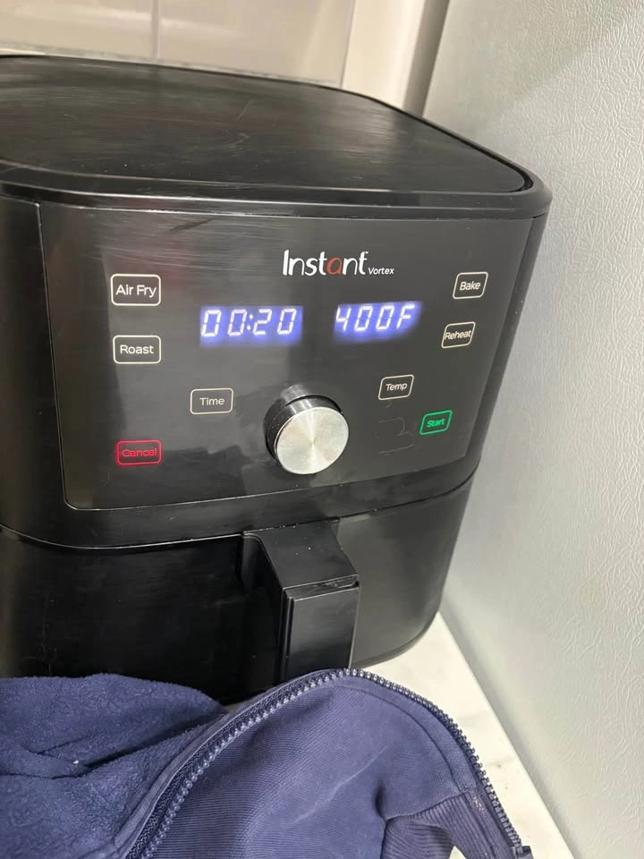 Instant Vortex Air Fryer - photo 2