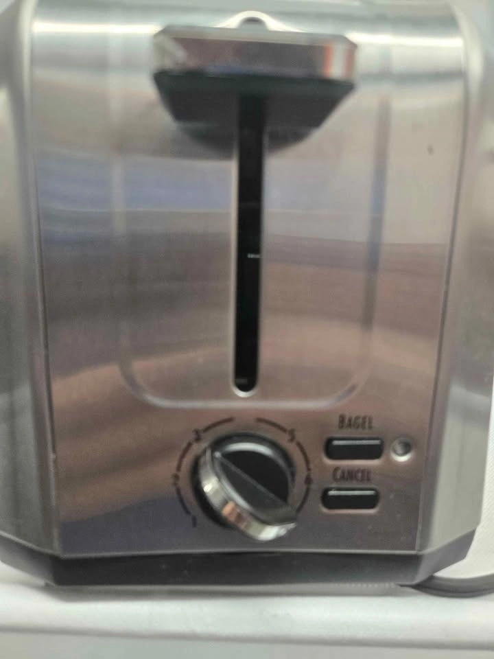 Hamilton Beach 2-slice stainless steel toaster - photo 3