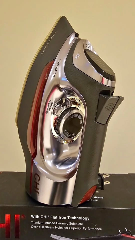 CHI Electronic Clothing Iron with Retractable Cord (Factory Serv
