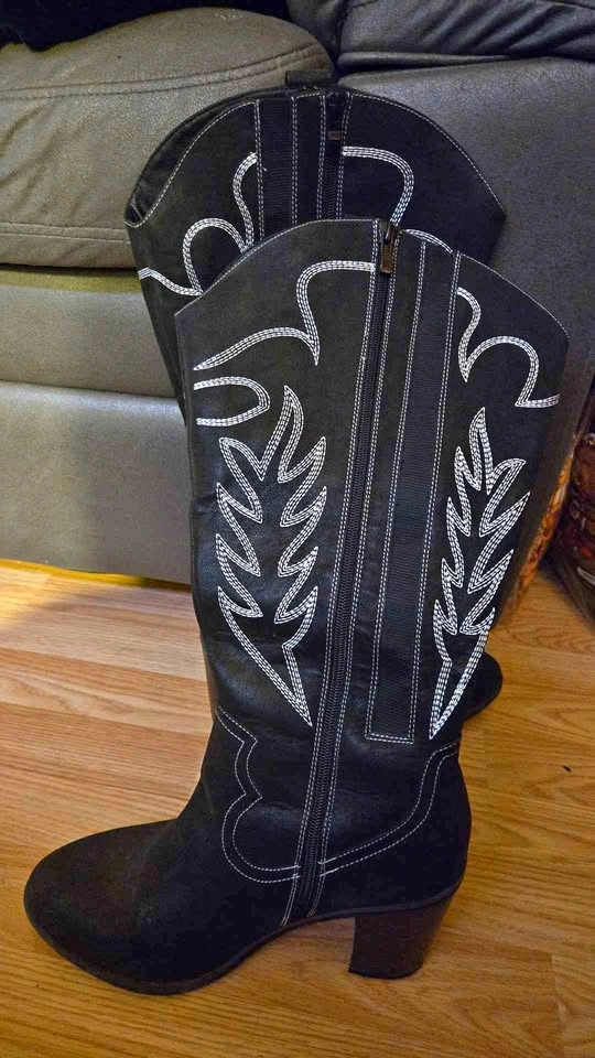 Torrid Cowgirl Boots - Size 10