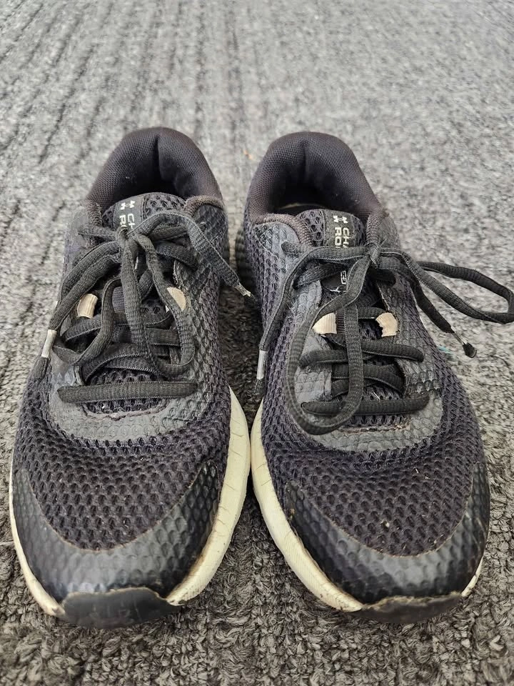Under Armour Kid's Rogue 3 Running Shoes Size 4Y - photo 2