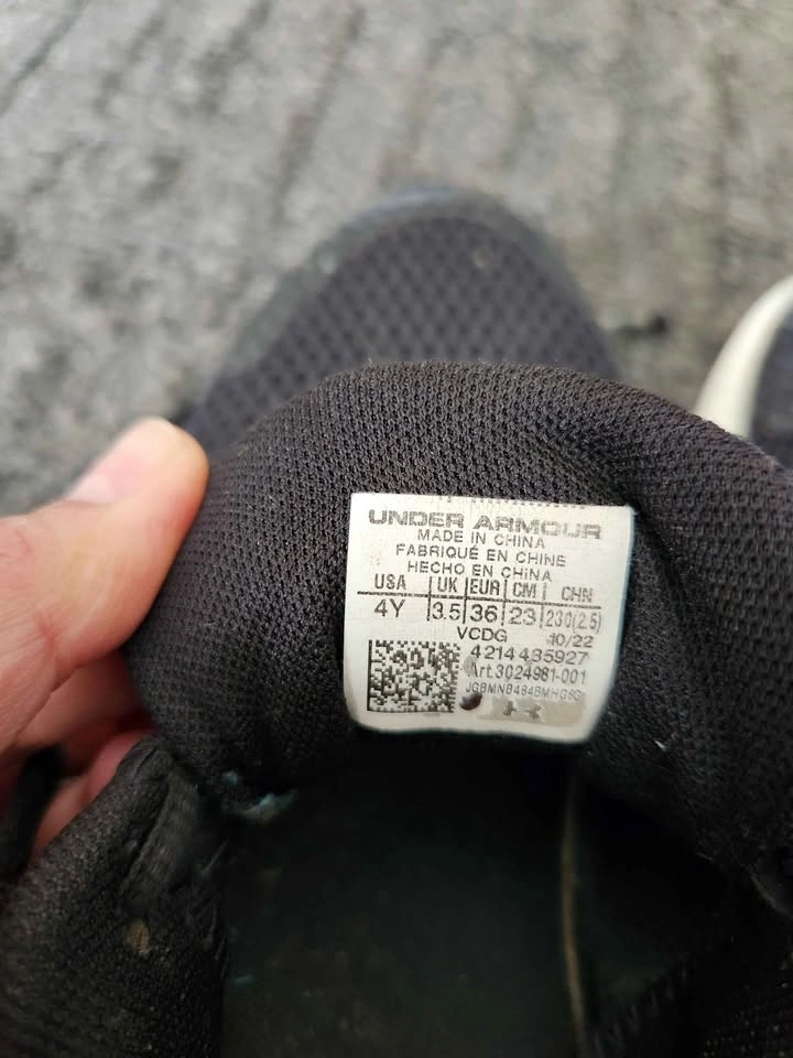 Under Armour Kid's Rogue 3 Running Shoes Size 4Y - photo 3