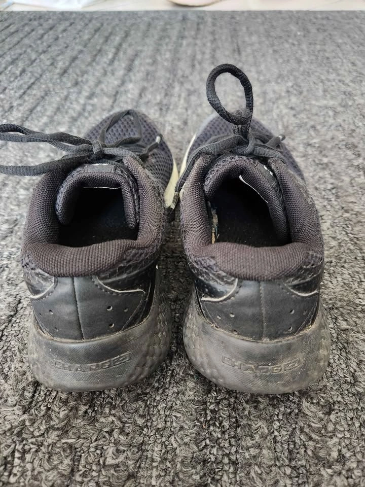 Under Armour Kid's Rogue 3 Running Shoes Size 4Y - photo 4