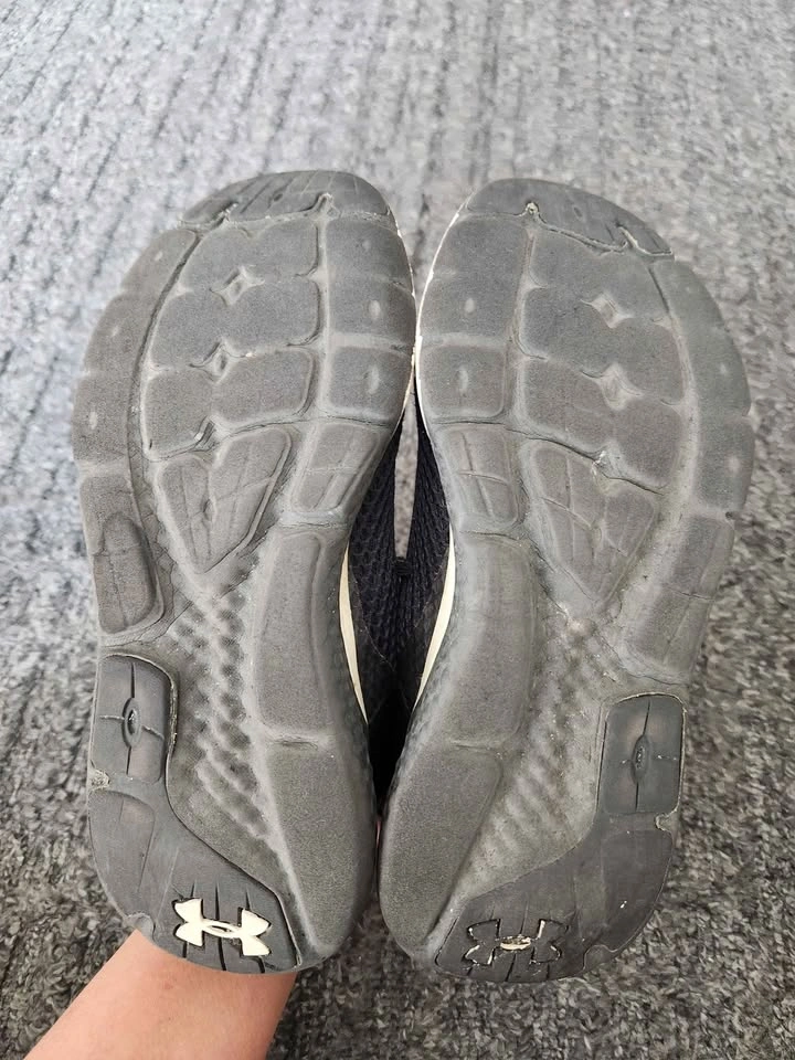 Under Armour Kid's Rogue 3 Running Shoes Size 4Y - photo 5