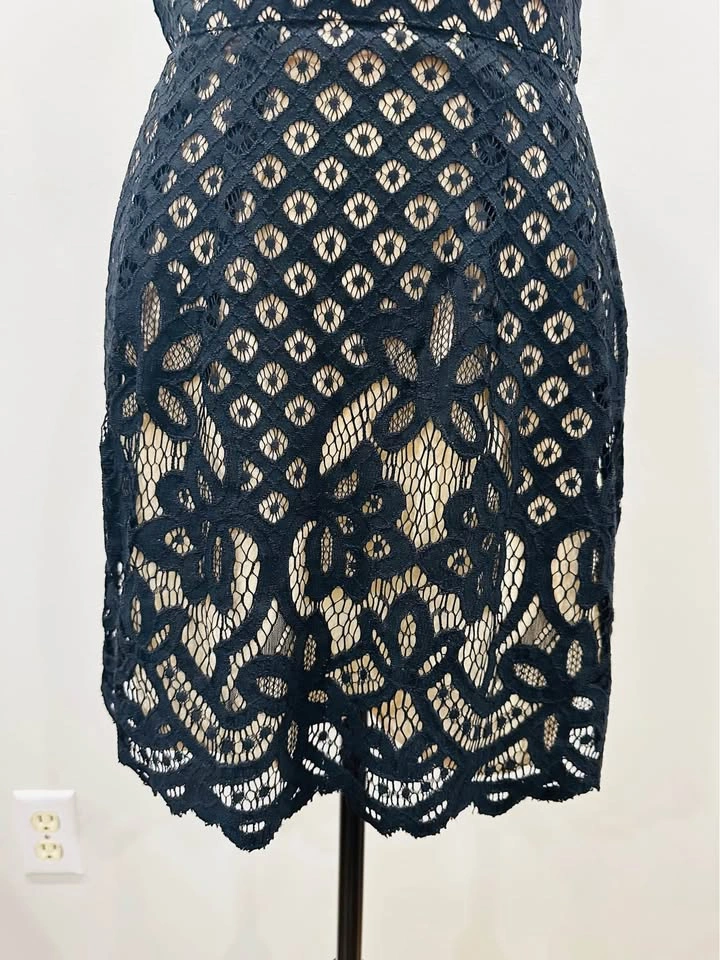 EUC FREE PEOPLE Black Lace Plunge V-Neck Mini Dress Size 6 - photo 4