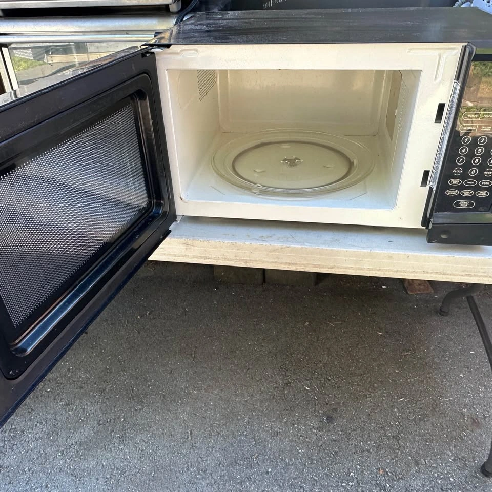 Danby Microwave - photo 3