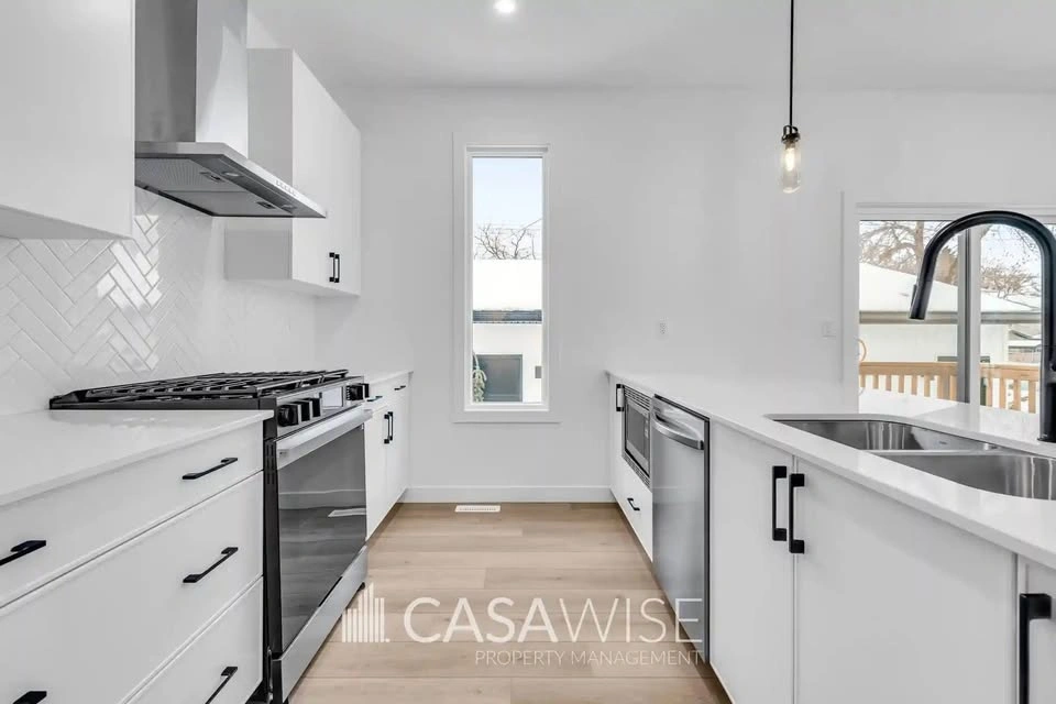 2 Beds 2.5 Baths - House - photo 3