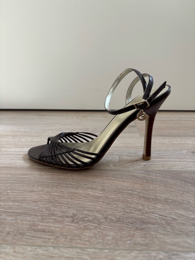BNWOT Guess High Heel Brown Sandals - Size 5.5