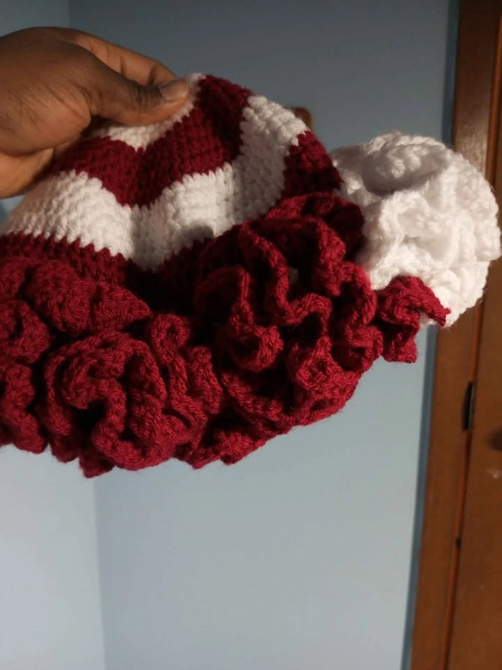 Handmade Christmas Crochet Ruffle Hat - photo 2